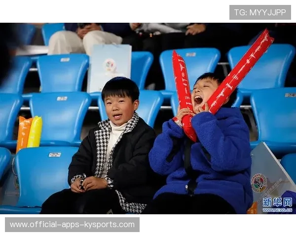 球迷支持热情高超，现场气氛火爆！，球迷的热情